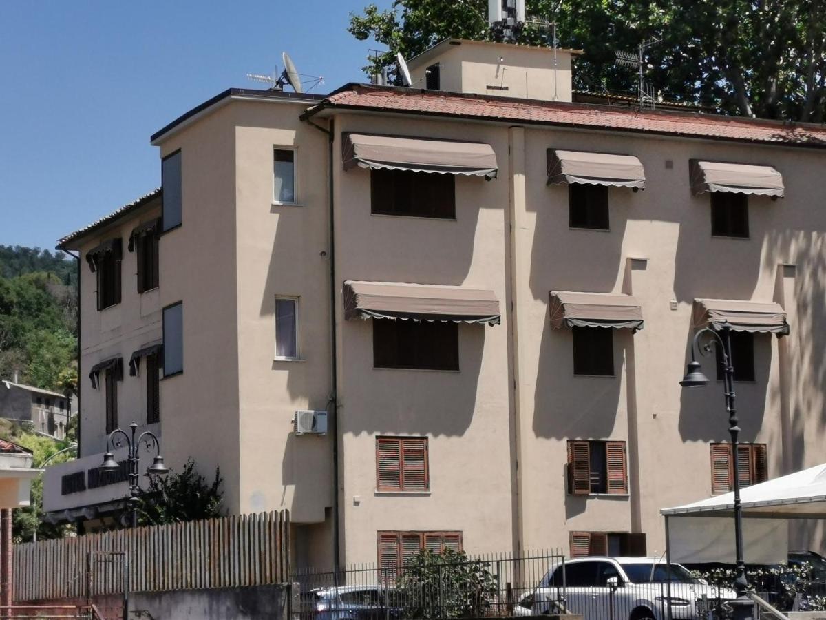 Hotel Nazionale Больсена Экстерьер фото