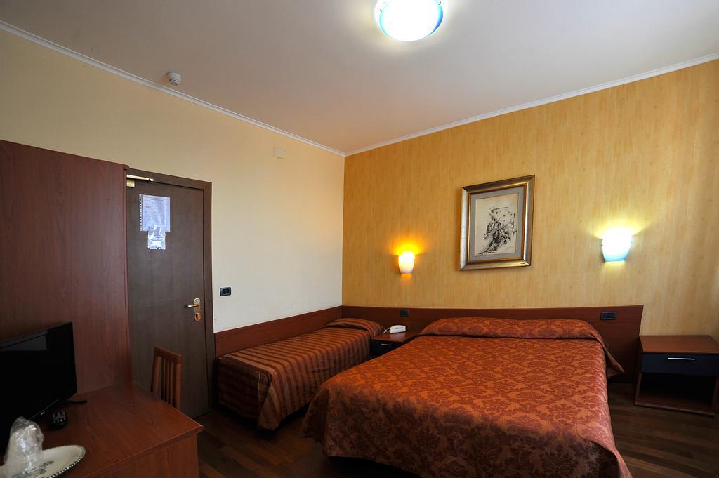 Hotel Nazionale Больсена Экстерьер фото